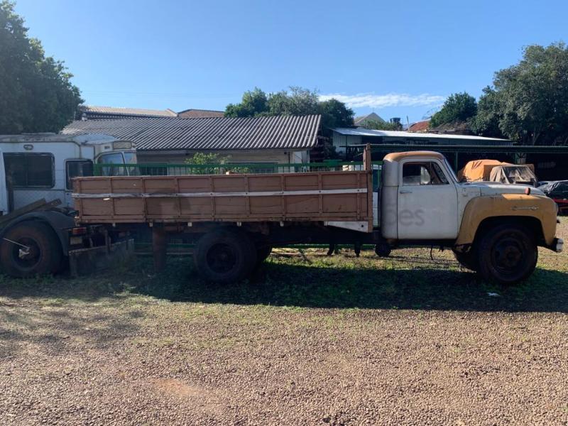 RELÍQUIA - Caminhão GM/Chevrolet C60 - 1962