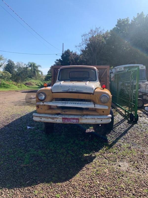 RELÍQUIA - Caminhão GM/Chevrolet C60 - 1962