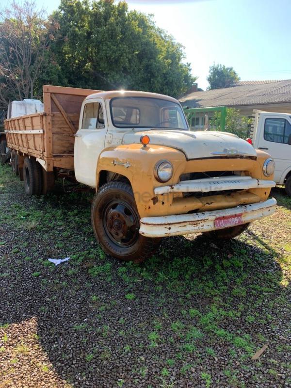 RELÍQUIA - Caminhão GM/Chevrolet C60 - 1962