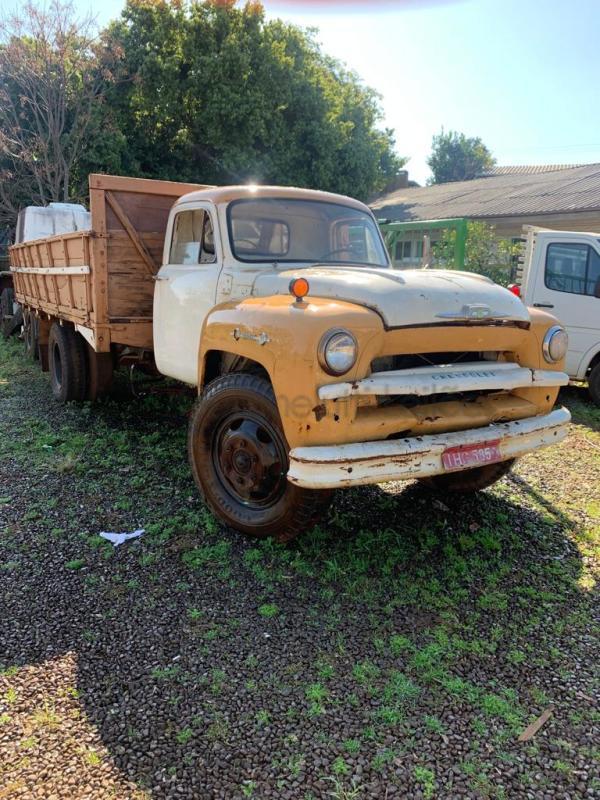 RELÍQUIA - Caminhão GM/Chevrolet C60 - 1962