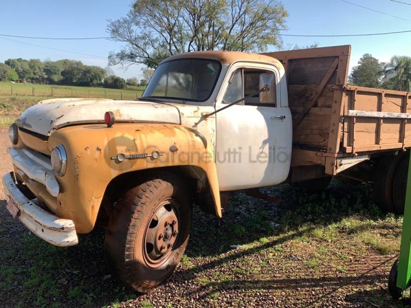 RELÍQUIA - Caminhão GM/Chevrolet C60 - 1962